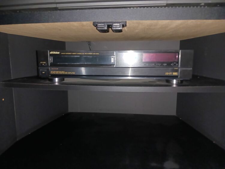 商品名ブラウン管テレビ　東芝BAZOOKAWIDE　（家電）の商品画像 - 査定依頼日：2025年9月8日 - 最高査定価格：3,000円