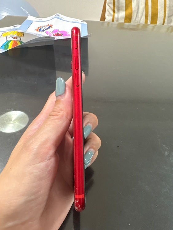 iPhone8 赤（スマホ）の商品画像 - 査定依頼日：2025年7月31日 - 最高査定価格：2,000円