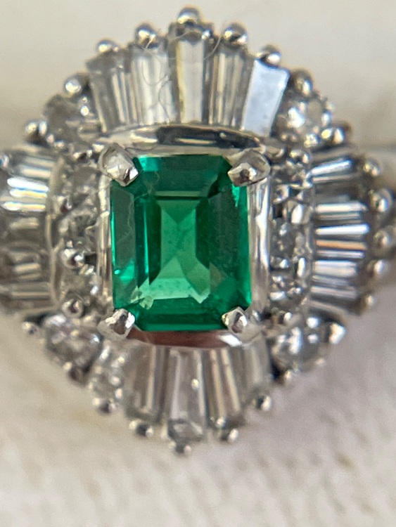 PT900 リング　エメラルド0.35 MD0.69 7.46g（金・貴金属）の商品画像 - 査定依頼日：2025年8月21日 - 最高査定価格：47,000円