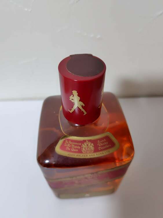 ウイスキー ジョニーウォーカー （お酒）の商品画像 - 査定依頼日：2024年12月5日 - 最高査定価格：1,000円