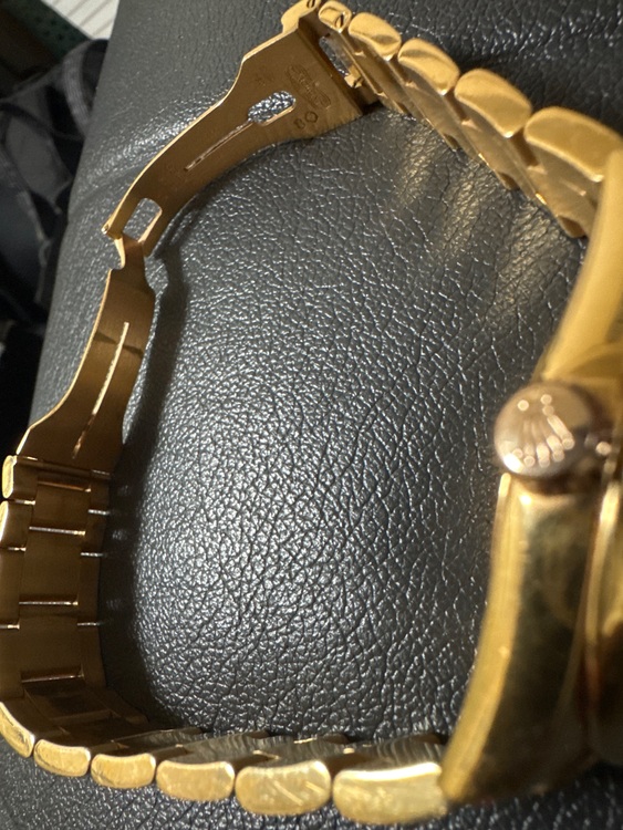 ロレックス デイデイト （高級時計）の商品画像 - 査定依頼日：2025年8月27日 - 最高査定価格：4,000,000円