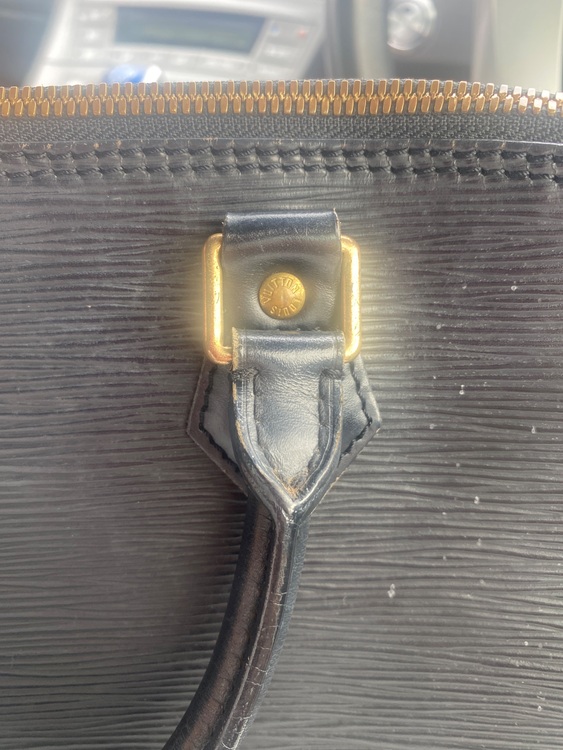 ルイヴィトン エピ （ブランドバッグ）の商品画像 - 査定依頼日：2025年9月5日 - 最高査定価格：50,000円