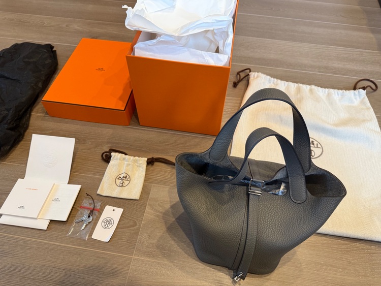 エルメス ピコタン （ブランドバッグ）の商品画像 - 査定依頼日：2025年6月11日 - 最高査定価格：450,000円