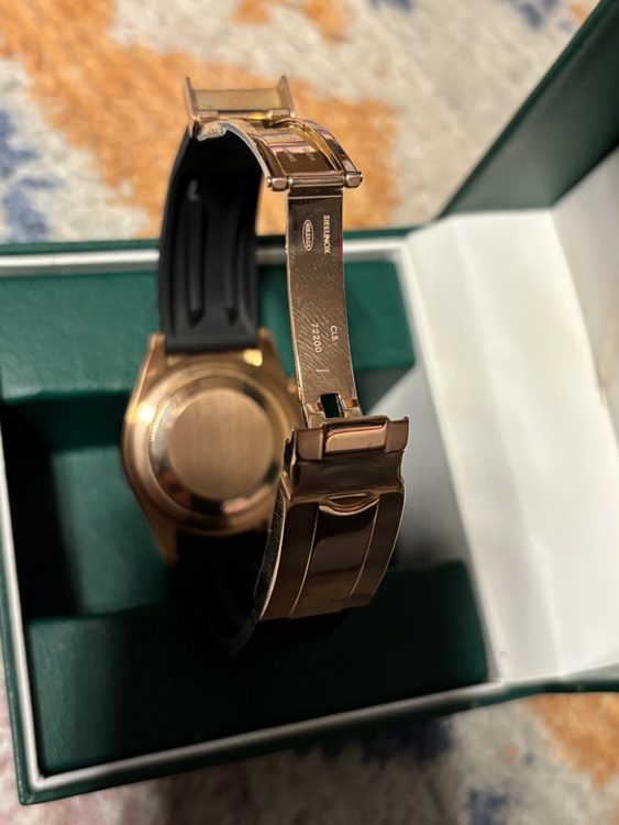 ロレックス デイトナ 116515LN18Kえばーろーずごーる（高級時計）の商品画像 - 査定依頼日：2025年12月4日 - 最高査定価格：6,100,000円