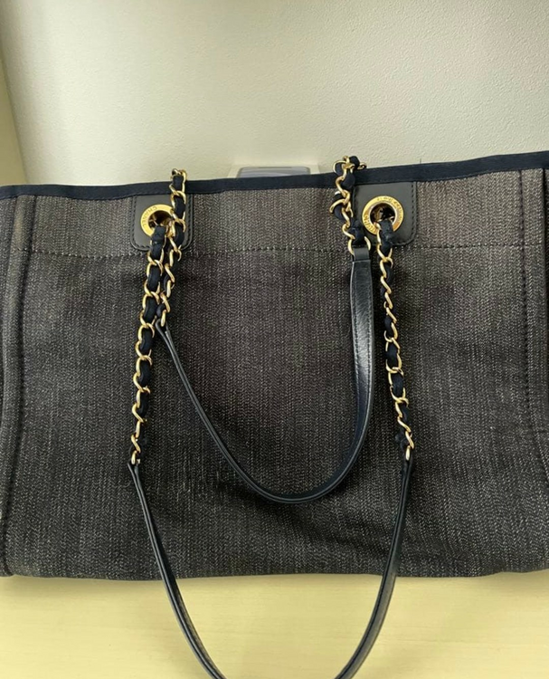 CHANELドーヴィルトート（ブランドバッグ）の商品画像 - 査定依頼日：2026年3月16日 - 最高査定価格：300,000円