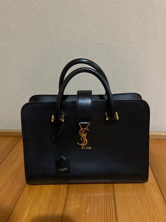 イブサンローラン  （ブランドバッグ）の商品画像 - 査定依頼日：2025年12月15日 - 最高査定価格：140,000円