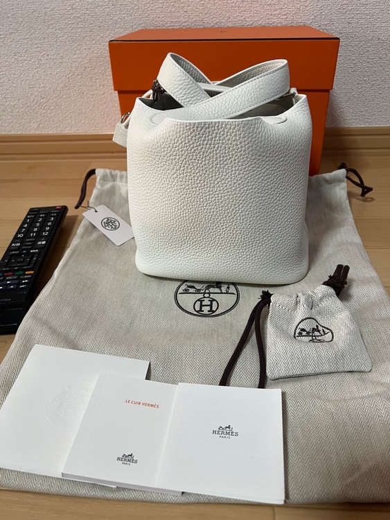 ニューホワイト（ブランドバッグ）の商品画像 - 査定依頼日：2025年7月1日 - 最高査定価格：600,000円