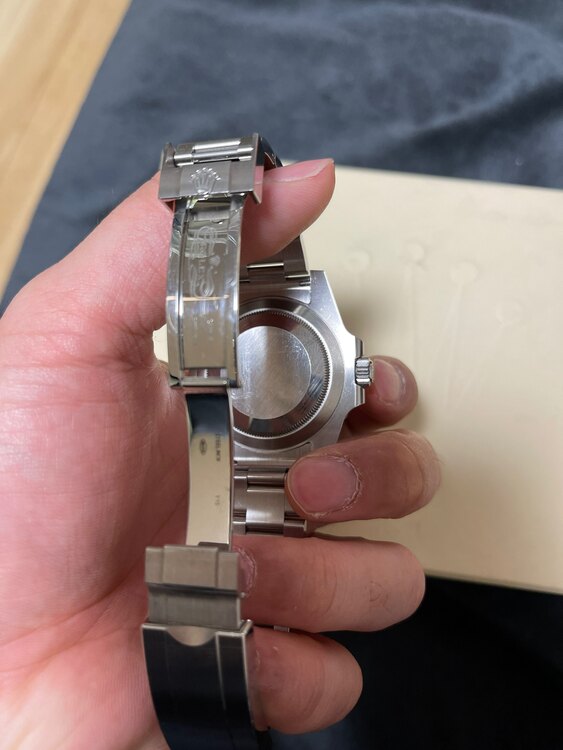 ロレックス サブマリーナー 116610Ln（高級時計）の商品画像 - 査定依頼日：2025年2月1日 - 最高査定価格：1,650,000円