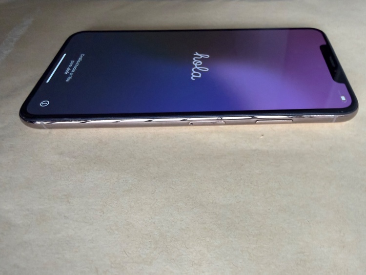 iPhoneXS Max 256GB docomo（スマホ）の商品画像 - 査定依頼日：2026年4月1日 - 最高査定価格：21,000円