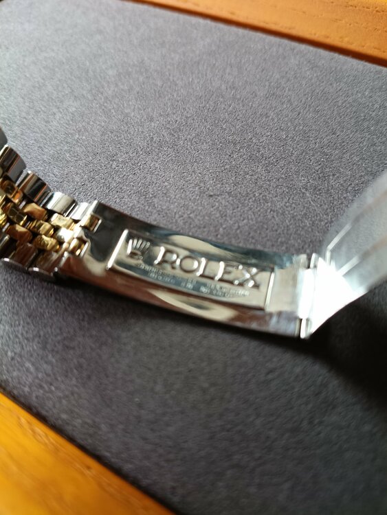 ロレックス GMTマスター（高級時計）の商品画像 - 査定依頼日：2026年10月6日 - 最高査定価格：4,350,000円