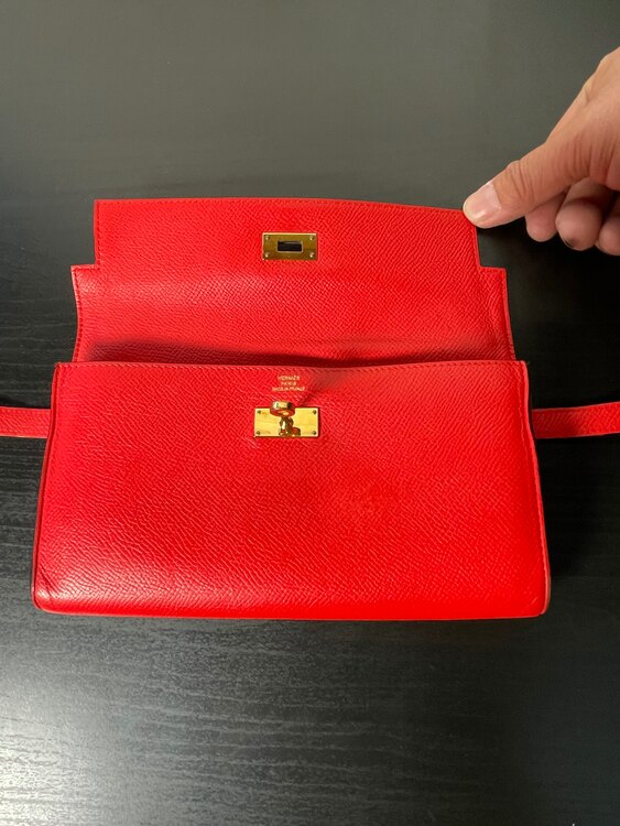 エルメス　ヴォーエプソン　ケリーウォレット　長財布　レッド（ブランドバッグ）の商品画像 - 査定依頼日：2025年3月10日 - 最高査定価格：385,000円