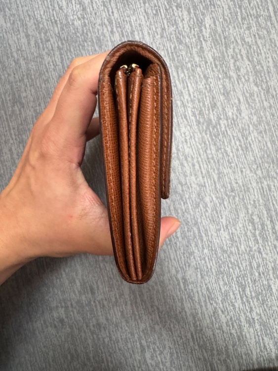 ルイヴィトン　モノグラム　ポシェット・ポルト・モネ・クレディ（ブランドバッグ）の商品画像 - 査定依頼日：2026年1月30日 - 最高査定価格：16,000円