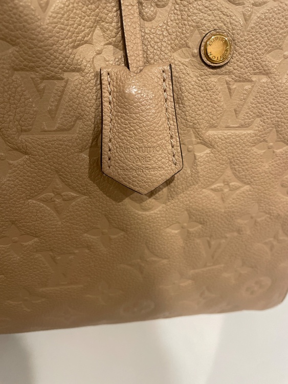 モンテーニュ（ブランドバッグ）の商品画像 - 査定依頼日：2026年1月22日 - 最高査定価格：145,000円