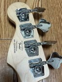 Squier V.MOD J BASS FL 3CS（ピアノ・楽器・PA機材）の商品画像 - 査定依頼日：2024年9月11日 - 最高査定価格：30,000円