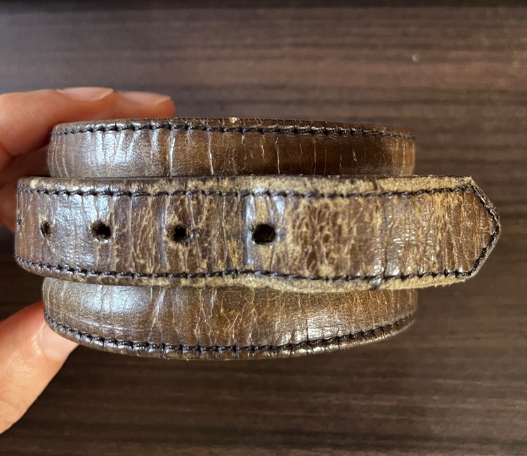 [クロムハーツ R&R　ロックンロール レザーブレスレット]（古着・ファッション）の商品画像 - 査定依頼日：2025年9月14日 - 最高査定価格：30,000円