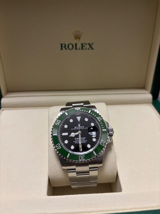 サブマリーナデイト（高級時計）の商品画像 - 査定依頼日：2025年12月23日 - 最高査定価格：2,500,000円