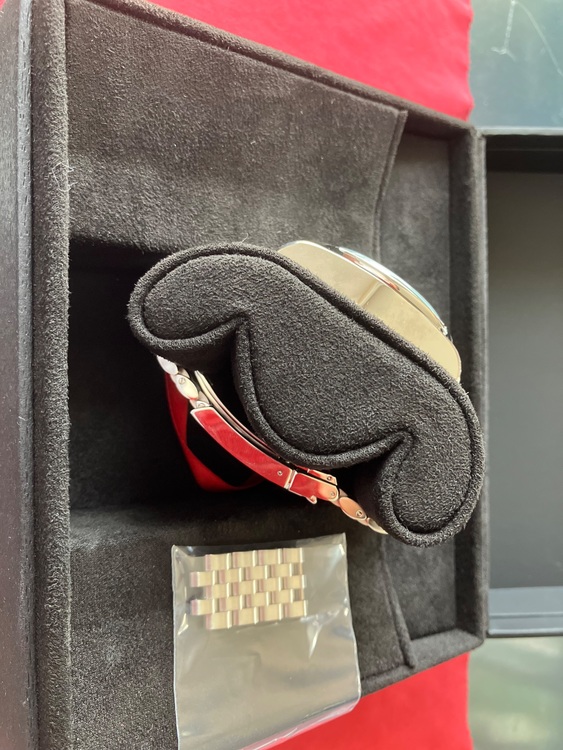 チューダー ブラックベイ M79000-000（高級時計）の商品画像 - 査定依頼日：2025年9月20日 - 最高査定価格：1,500,000円