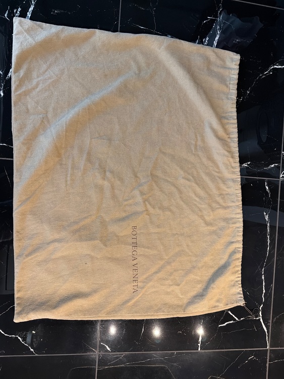 ボッテガ・ヴェネタ  （ブランドバッグ）の商品画像 - 査定依頼日：2025年11月6日 - 最高査定価格：500,000円