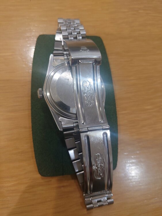 ロレックス パーペチュアルデイト ベゼル部分はホワイトゴールド。丸の内のロレックスサービスセンターでオーバーホール済。（高級時計）の商品画像 - 査定依頼日：2026年3月17日 - 最高査定価格：900,000円