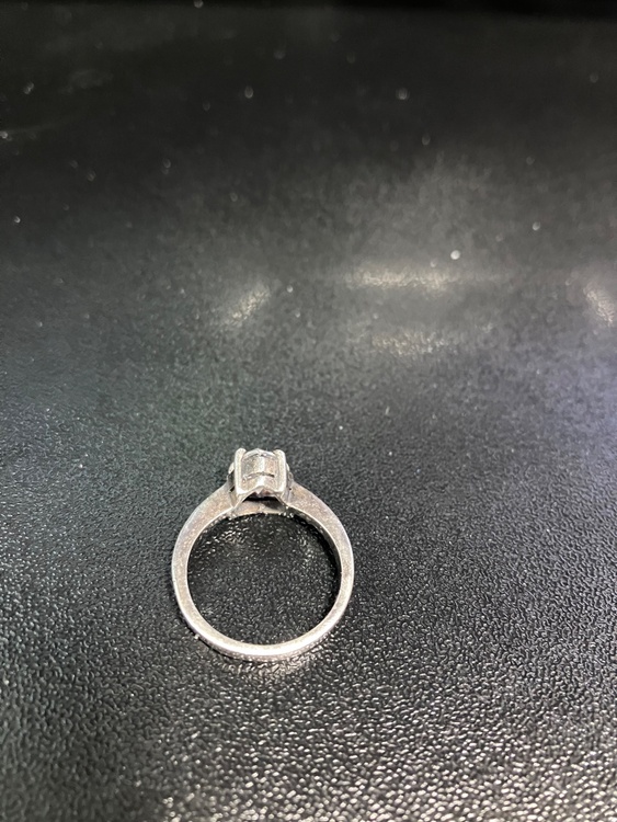 不明（金・貴金属）の商品画像 - 査定依頼日：2026年2月4日 - 最高査定価格：1,000円