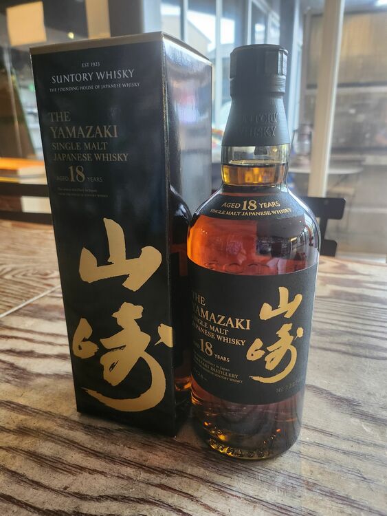 山崎18年箱入（お酒）の商品画像 - 査定依頼日：2025年10月1日 - 最高査定価格：83,000円