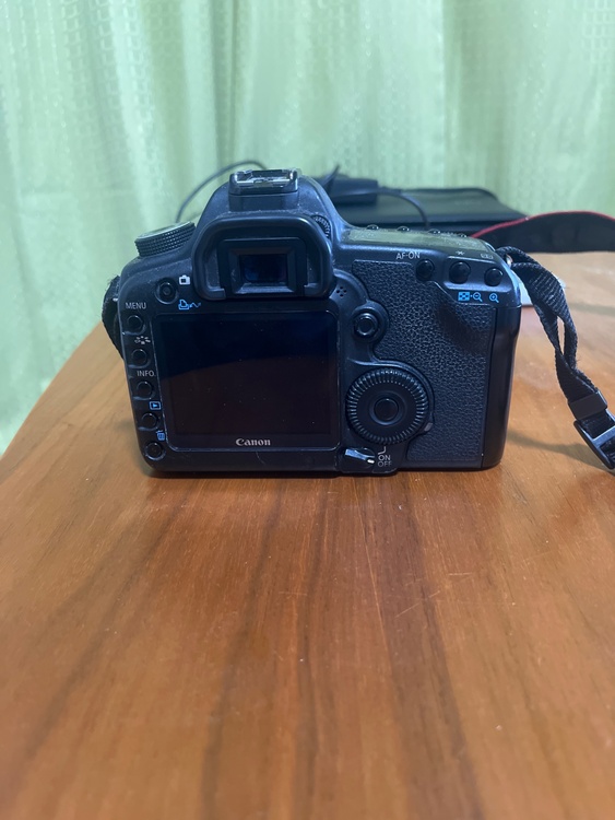 eos5d（カメラ）の商品画像 - 査定依頼日：2026年3月23日 - 最高査定価格：12,100円