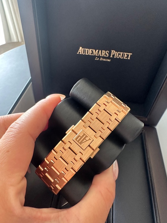 オーデマピゲ ロイヤルオーク （高級時計）の商品画像 - 査定依頼日：2025年9月15日 - 最高査定価格：13,000,000円