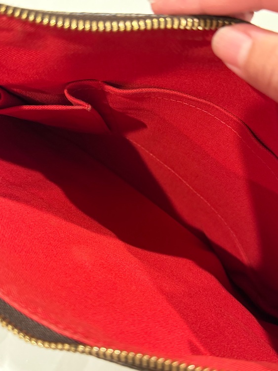 ダミエ・エベヌ ブルームズベリPM ショルダーバッグ（ブランドバッグ）の商品画像 - 査定依頼日：2025年11月19日 - 最高査定価格：120,000円