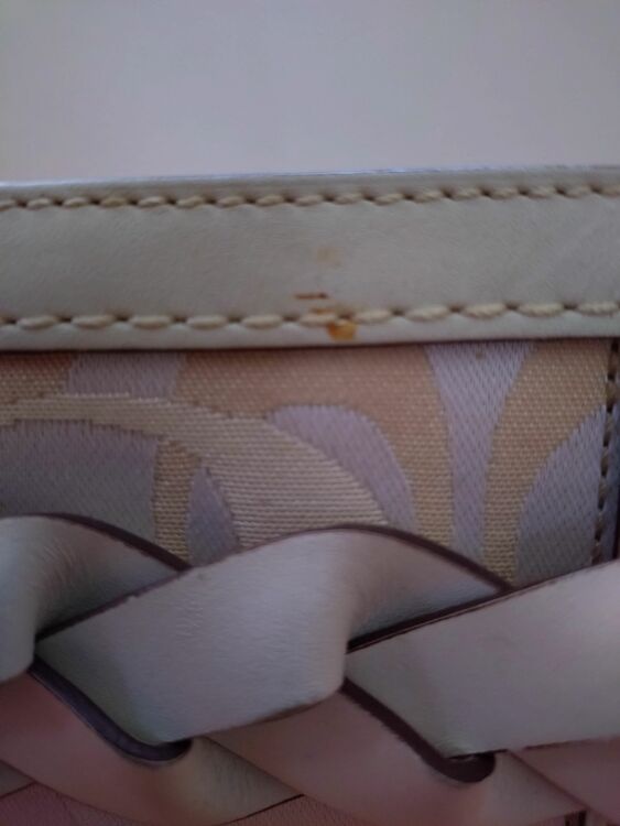 コーチ（ブランドバッグ）の商品画像 - 査定依頼日：2025年9月3日 - 最高査定価格：2,000円