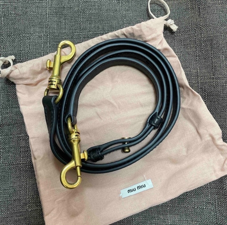 ミュウミュウ  （ブランドバッグ）の商品画像 - 査定依頼日：2025年8月19日 - 最高査定価格：300,000円