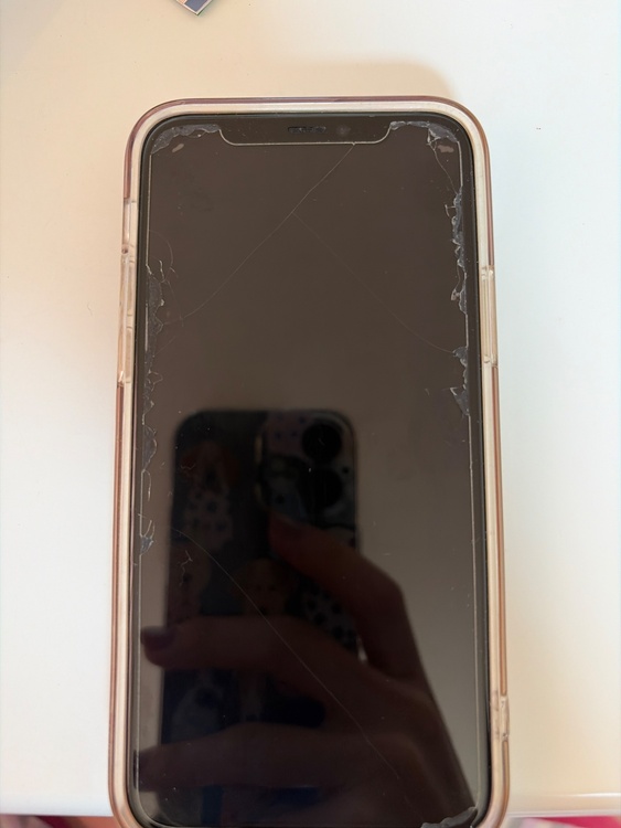iPhone11 Pro 256GB docomo（スマホ）の商品画像 - 査定依頼日：2026年5月9日 - 最高査定価格：16,000円
