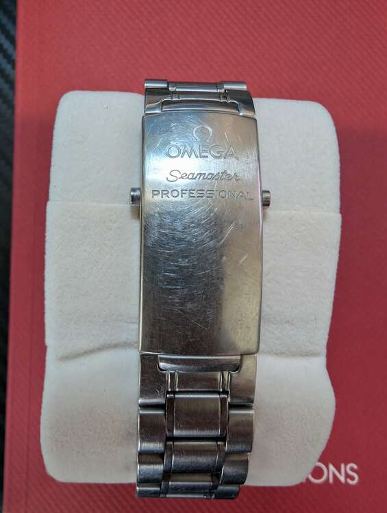 プロフェッショナル　クォーツ（高級時計）の商品画像 - 査定依頼日：2025年2月15日 - 最高査定価格：230,000円