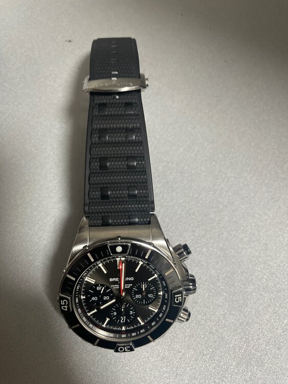 ブライトリング クロノマット B01 44  AB0136251B2S（高級時計）の商品画像 - 査定依頼日：2025年4月27日 - 最高査定価格：750,000円