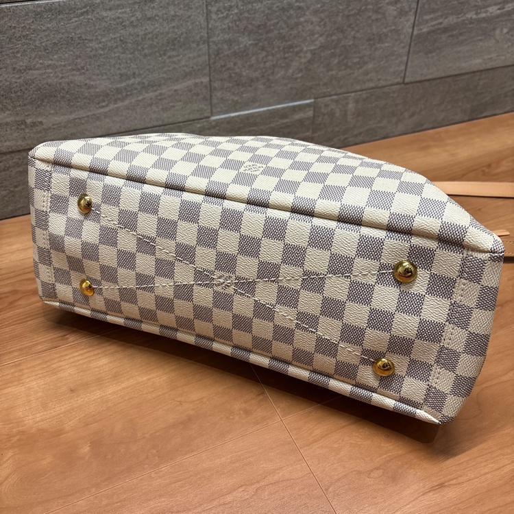 ルイヴィトン/リミントン/N40022/ストラップ付（ブランドバッグ）の商品画像 - 査定依頼日：2026年3月31日 - 最高査定価格：235,000円