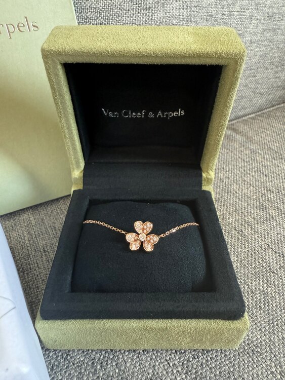 フリヴォルブレスレット、ミニモデル 18K ローズゴールド、ダイヤモンド VCA（金・貴金属）の商品画像 - 査定依頼日：2024年12月5日 - 最高査定価格：440,000円