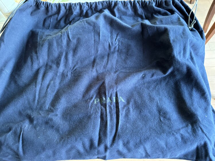 プラダ  （ブランドバッグ）の商品画像 - 査定依頼日：2025年2月22日 - 最高査定価格：60,000円