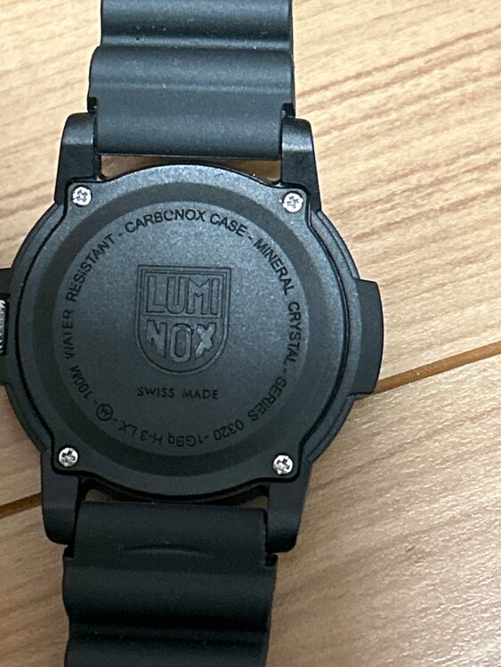 ルミノックス腕時計0320-1gbq（高級時計）の商品画像 - 査定依頼日：2025年5月24日 - 最高査定価格：10,000円