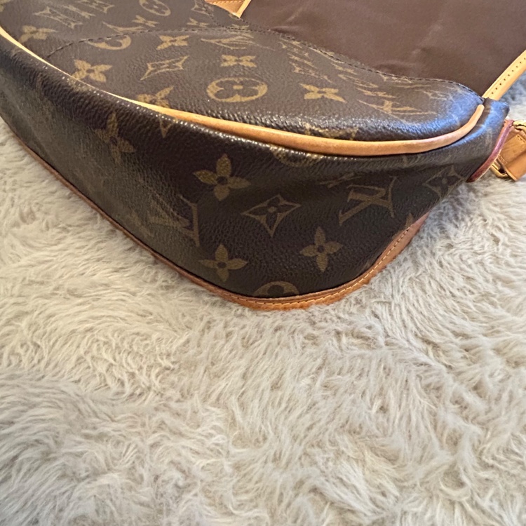 ショルダーバック（ブランドバッグ）の商品画像 - 査定依頼日：2025年12月28日 - 最高査定価格：80,000円