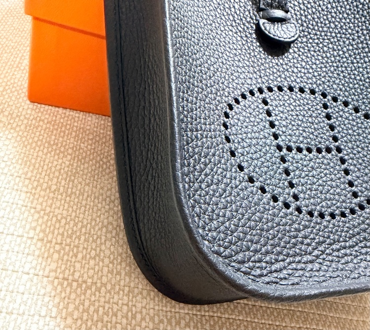 エヴリンTPM（ブランドバッグ）の商品画像 - 査定依頼日：2026年1月15日 - 最高査定価格：400,000円