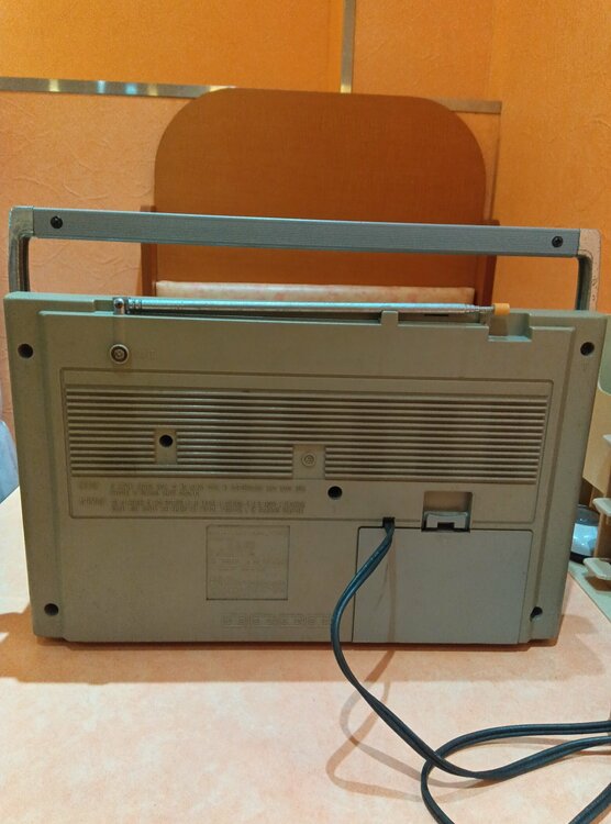 ソニー　ラジカセ　CFM−22（オーディオ・スピーカー）の商品画像 - 査定依頼日：2026年4月26日 - 最高査定価格：1,000円