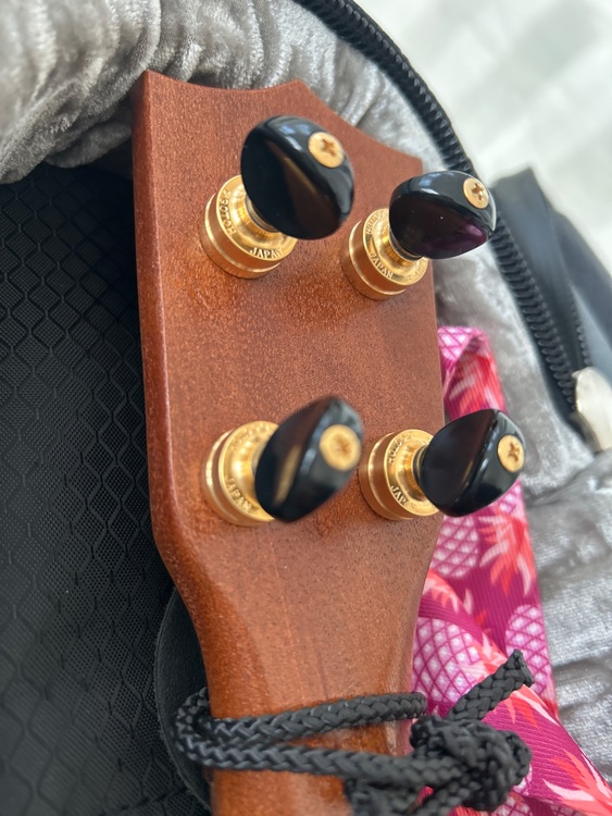 Kelli S-G/N（ピアノ・楽器・PA機材）の商品画像 - 査定依頼日：2025年11月11日 - 最高査定価格：24,000円