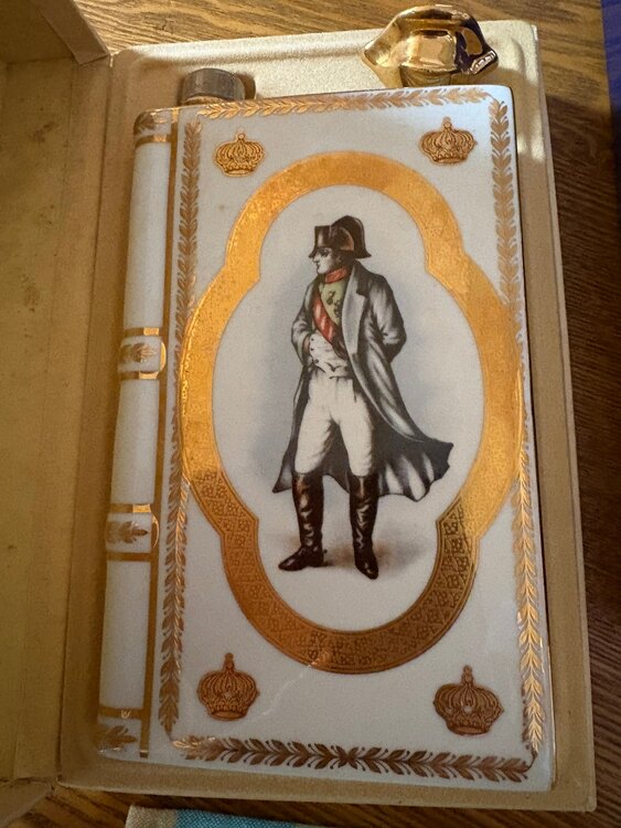 ブランデー カミュ （お酒）の商品画像 - 査定依頼日：2025年1月8日 - 最高査定価格：7,500円