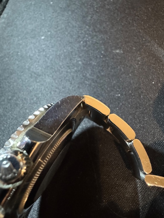 ロレックス GMTマスター 126710BLNR（高級時計）の商品画像 - 査定依頼日：2025年10月26日 - 最高査定価格：2,580,000円