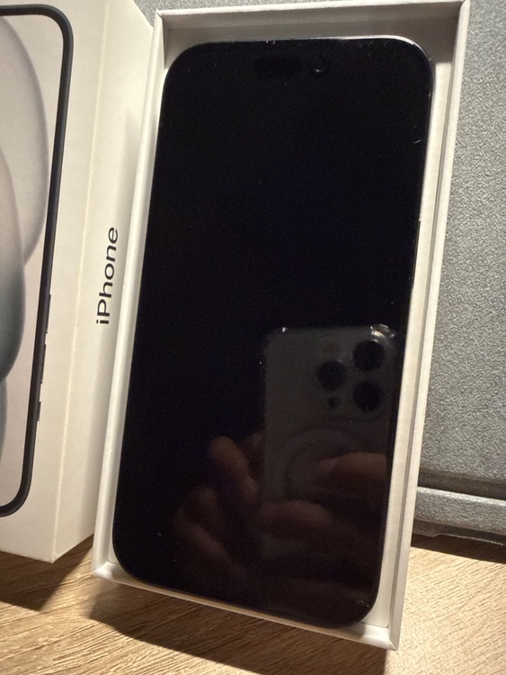 iPhone iPhone 15 256GB Softbank（スマホ）の商品画像 - 査定依頼日：2026年9月2日 - 最高査定価格：75,000円