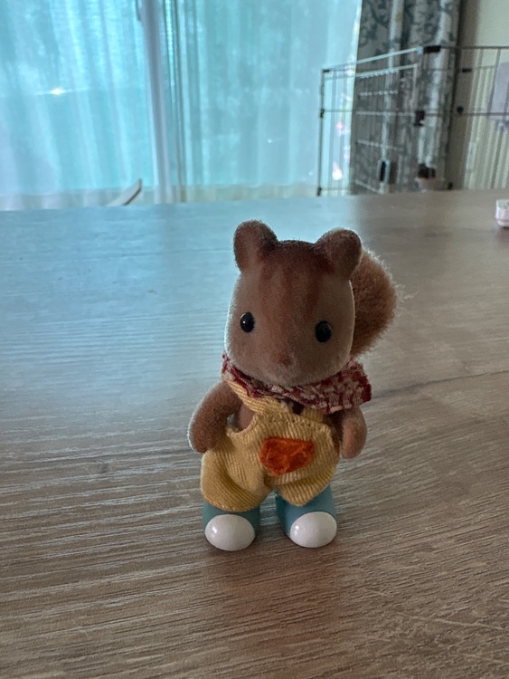 シルバニアファミリー　リス（その他のおもちゃ）の商品画像 - 査定依頼日：2026年8月23日 - 最高査定価格：300円