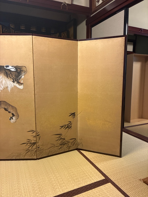 初代徳田八十吉翁虎図屏風（美術品・骨董品）の商品画像 - 査定依頼日：2026年1月9日 - 最高査定価格：20,000円