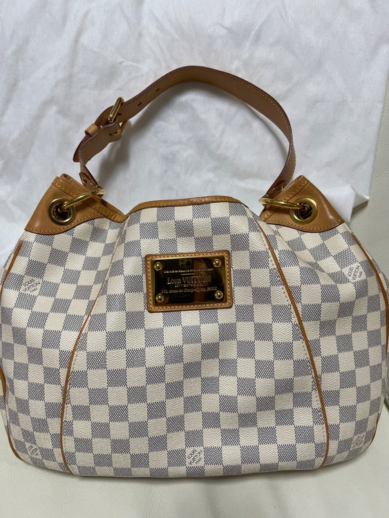 ダミエアズール（ブランドバッグ）の商品画像 - 査定依頼日：2025年12月10日 - 最高査定価格：150,000円