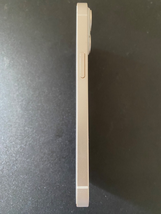 iPhone 14 128GB SIMフリー（スマホ）の商品画像 - 査定依頼日：2026年3月28日 - 最高査定価格：43,000円