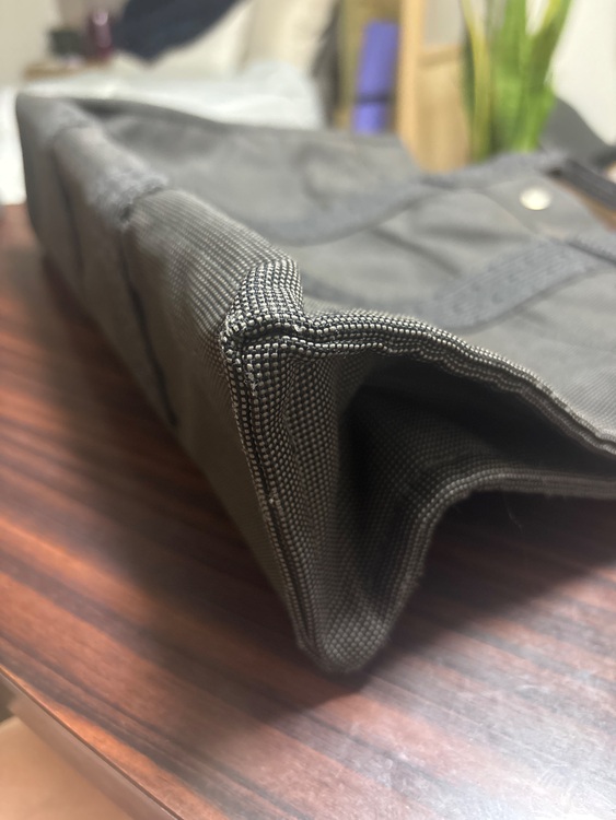 エールバッグ（ブランドバッグ）の商品画像 - 査定依頼日：2025年9月2日 - 最高査定価格：16,000円