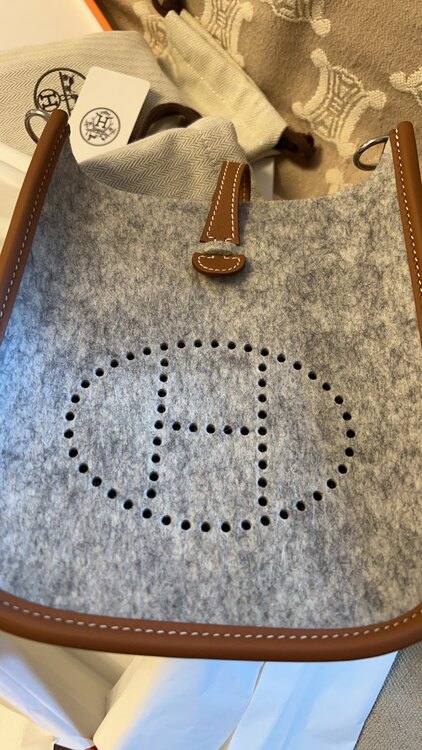 エルメス エブリン （ブランドバッグ）の商品画像 - 査定依頼日：2025年5月4日 - 最高査定価格：300,000円